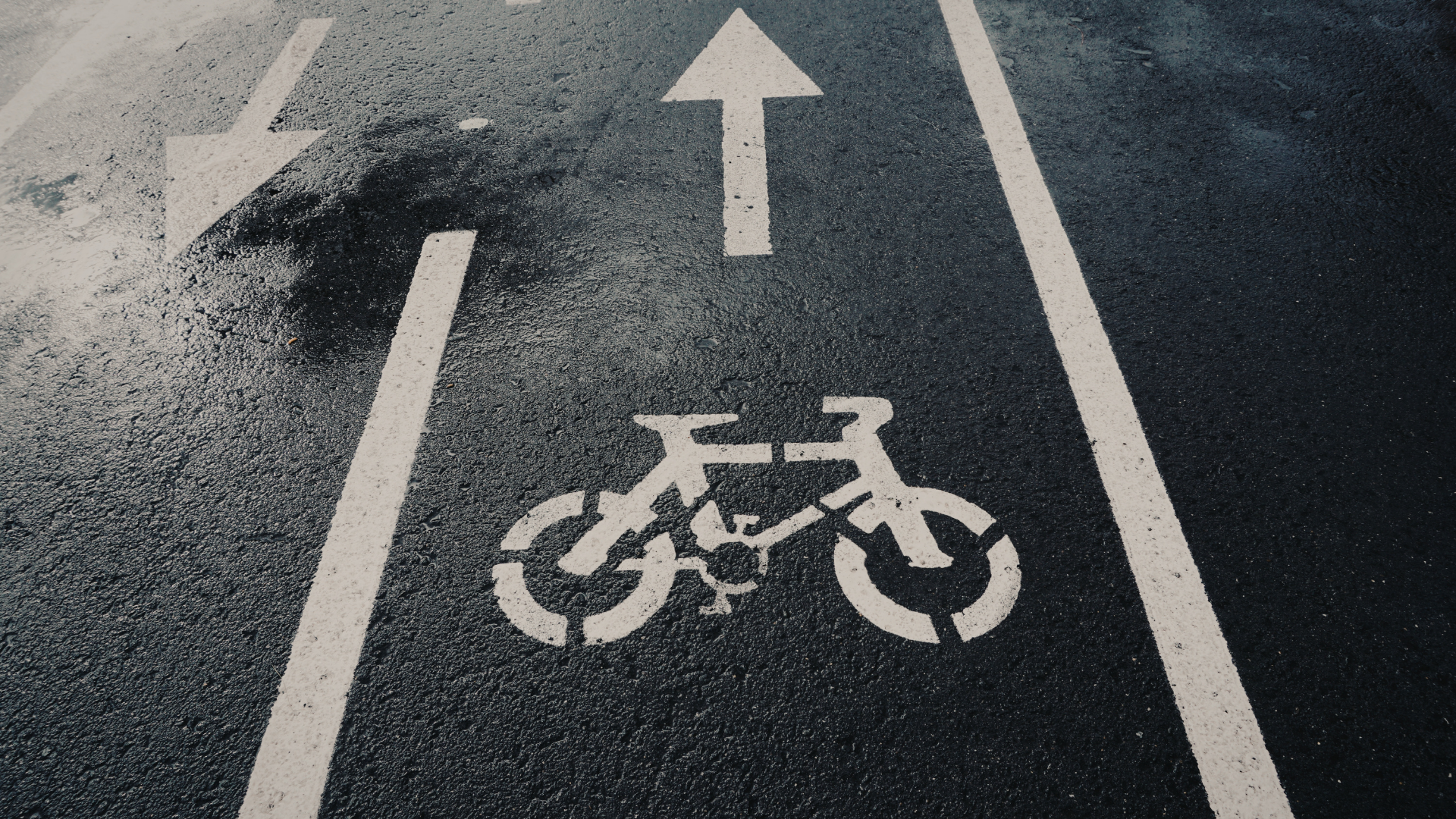 Lane Splitting vs. Lane Weaving in Washington